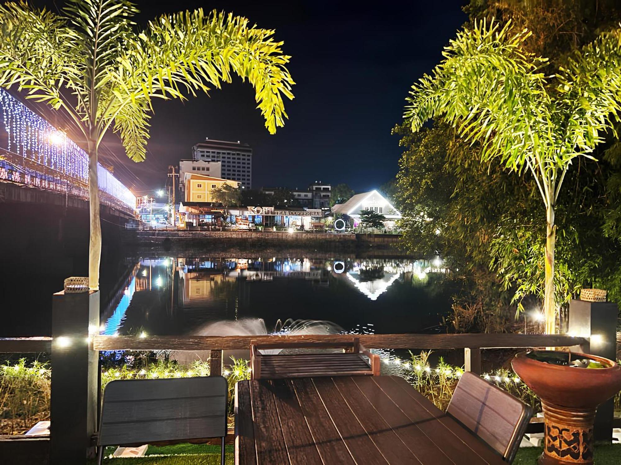 Chanmel Riverside Chanthaburi Exterior photo